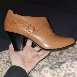 Clarks Tan Women's Ankle Booties